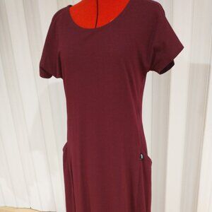 OOM ETHIKWEAR WOMEN'S BURGUNDY DRESS WITH POCKETS SIZE 6 (TAG XS)
